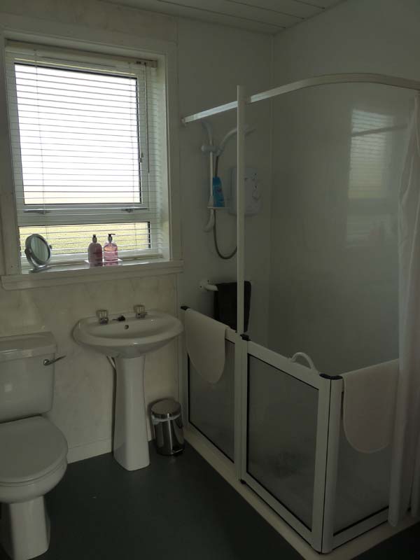 bathroom at Dollags cottage self catering accommodation